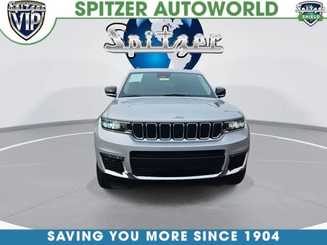 Used 2021 Silver Jeep Limited image 4