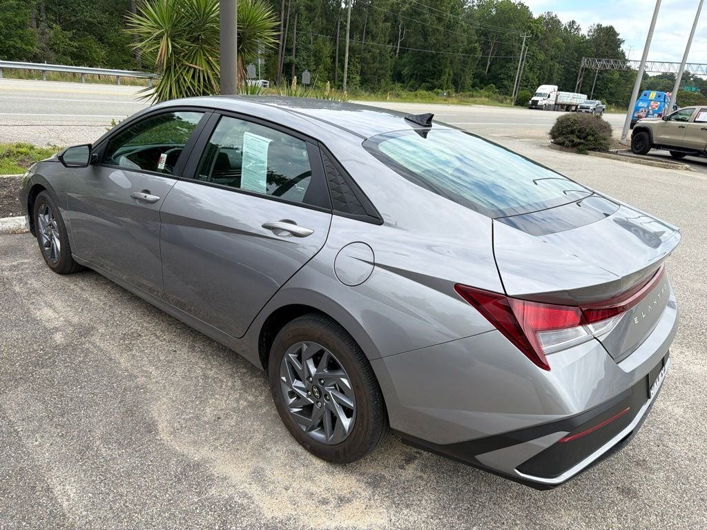 Used 2024 Silver Hyundai SEL image 3