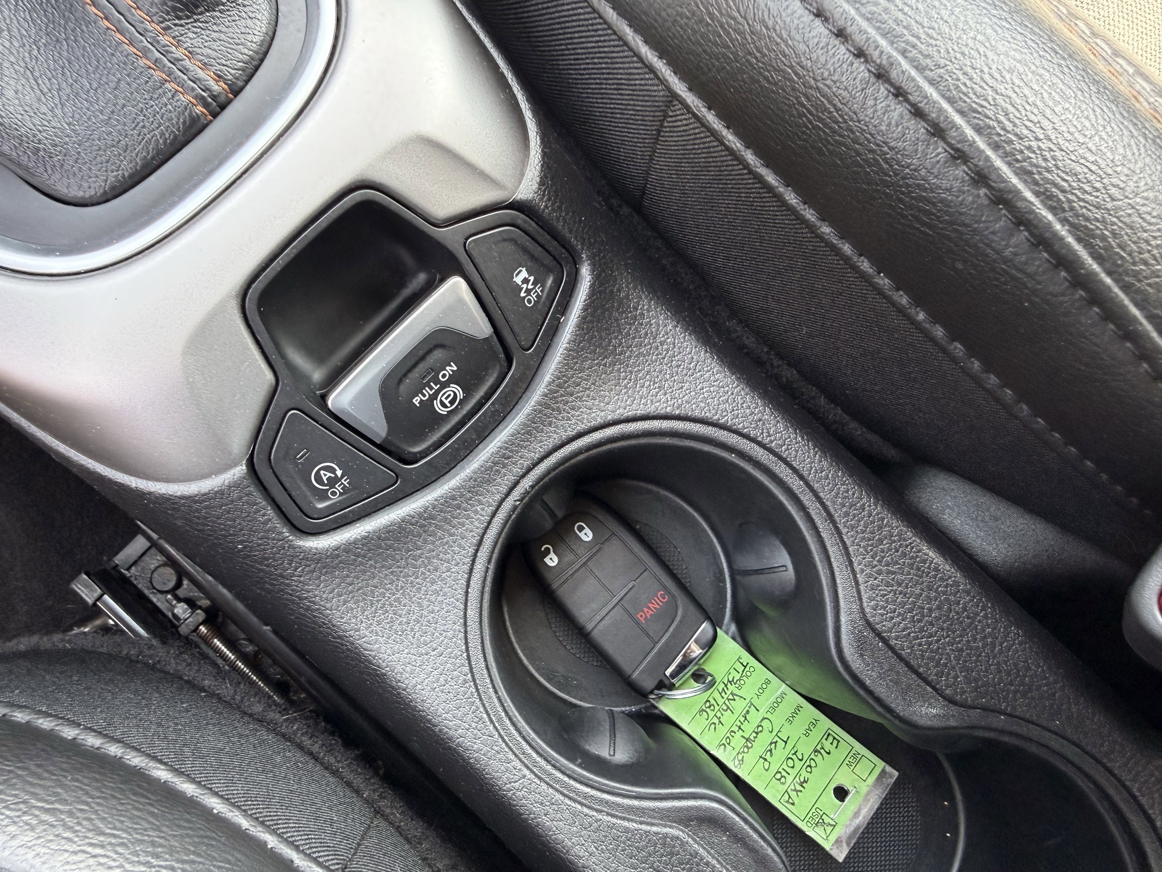 Used 2018 White Clearcoat Jeep Latitude image 26