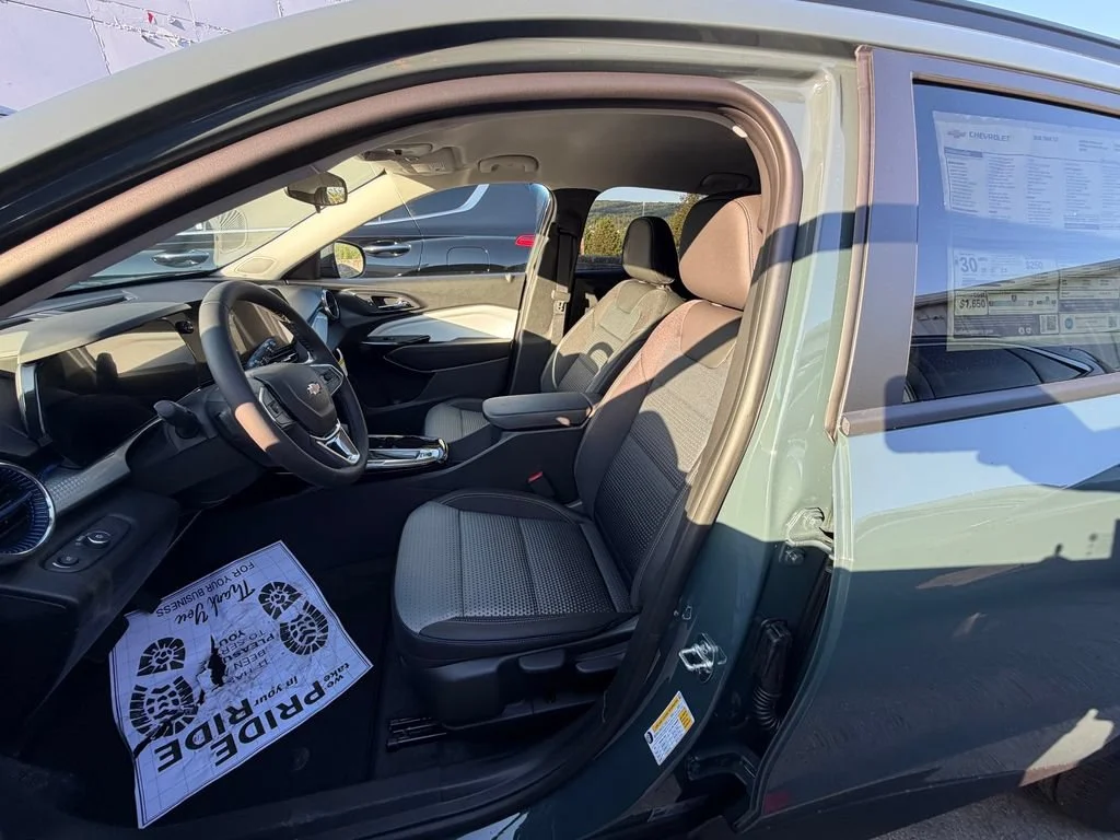 2026 Chevrolet Trax LT - Photo 9