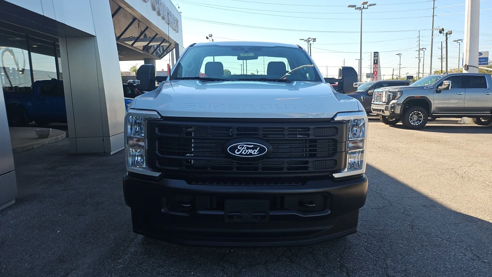 New 2027 Oxford White Ford XL 4WD image 7