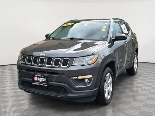 Used 2020 Gray Jeep Latitude image 7