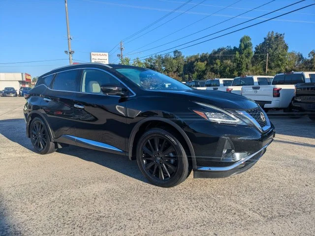 Used 2023 Black Nissan SL image 2