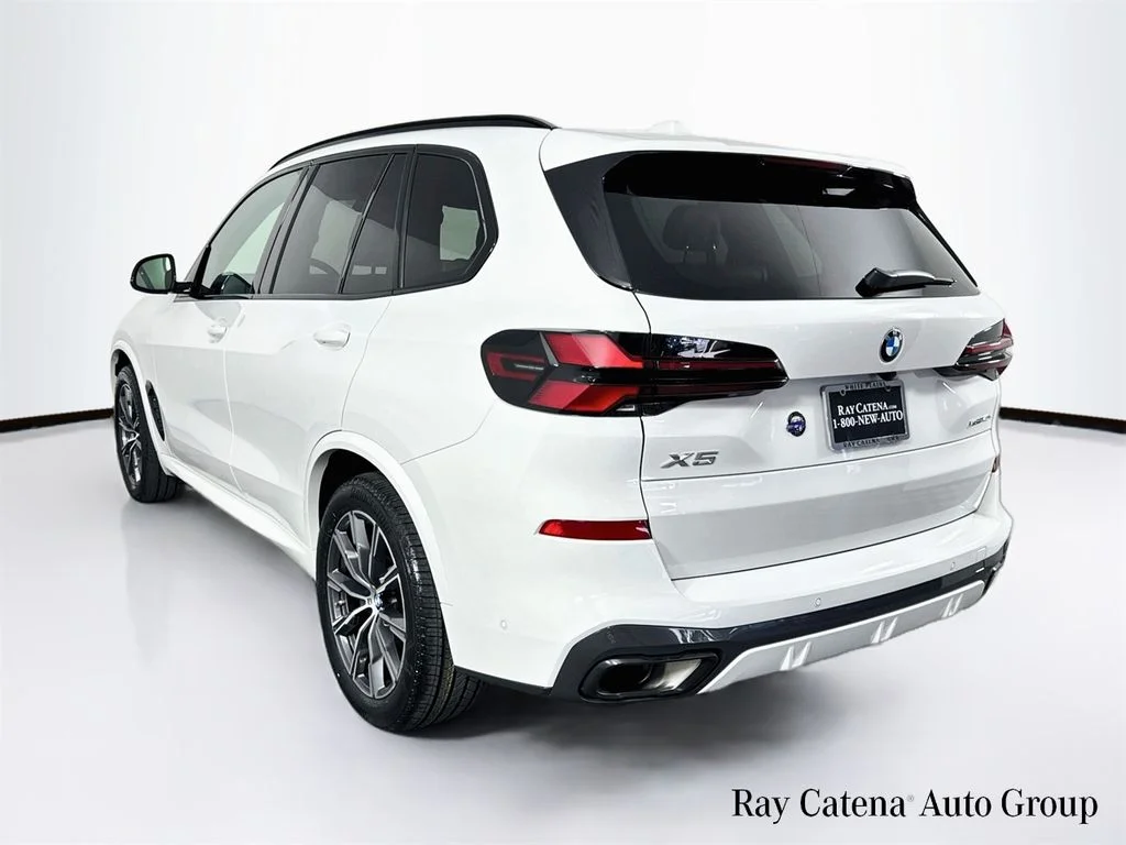 Used 2026 White BMW xDrive40i image 5