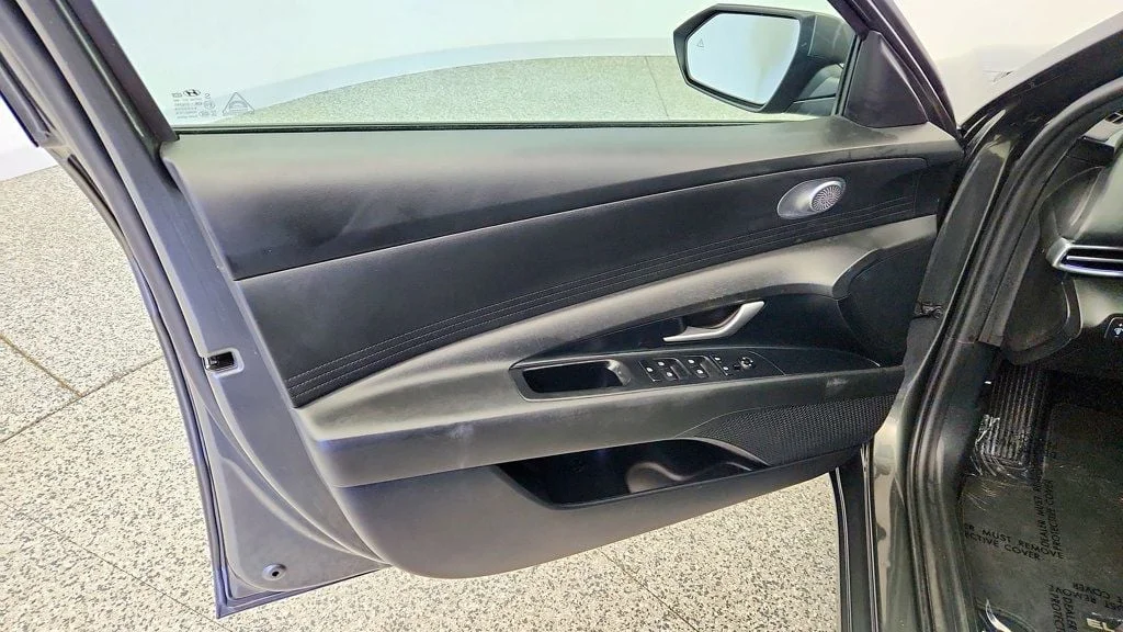 Used 2024 Amazon Gray Hyundai SEL IVT image 10
