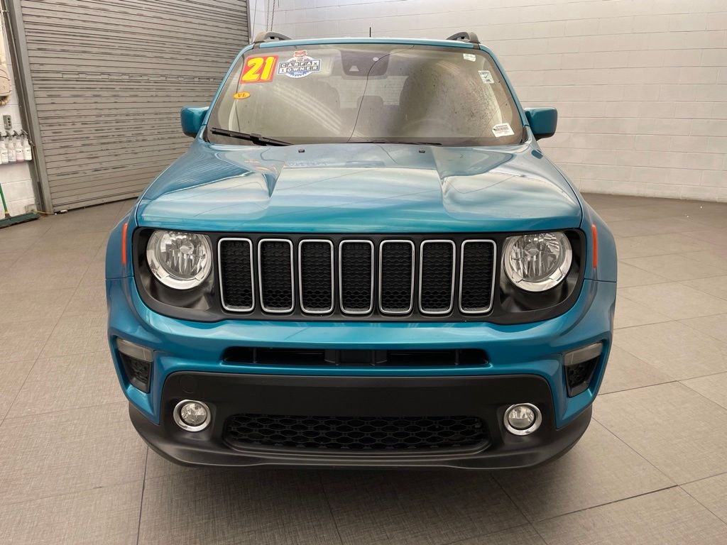 Certified Used 2021 Bikini Metallic Clearcoat Jeep Latitude image 10