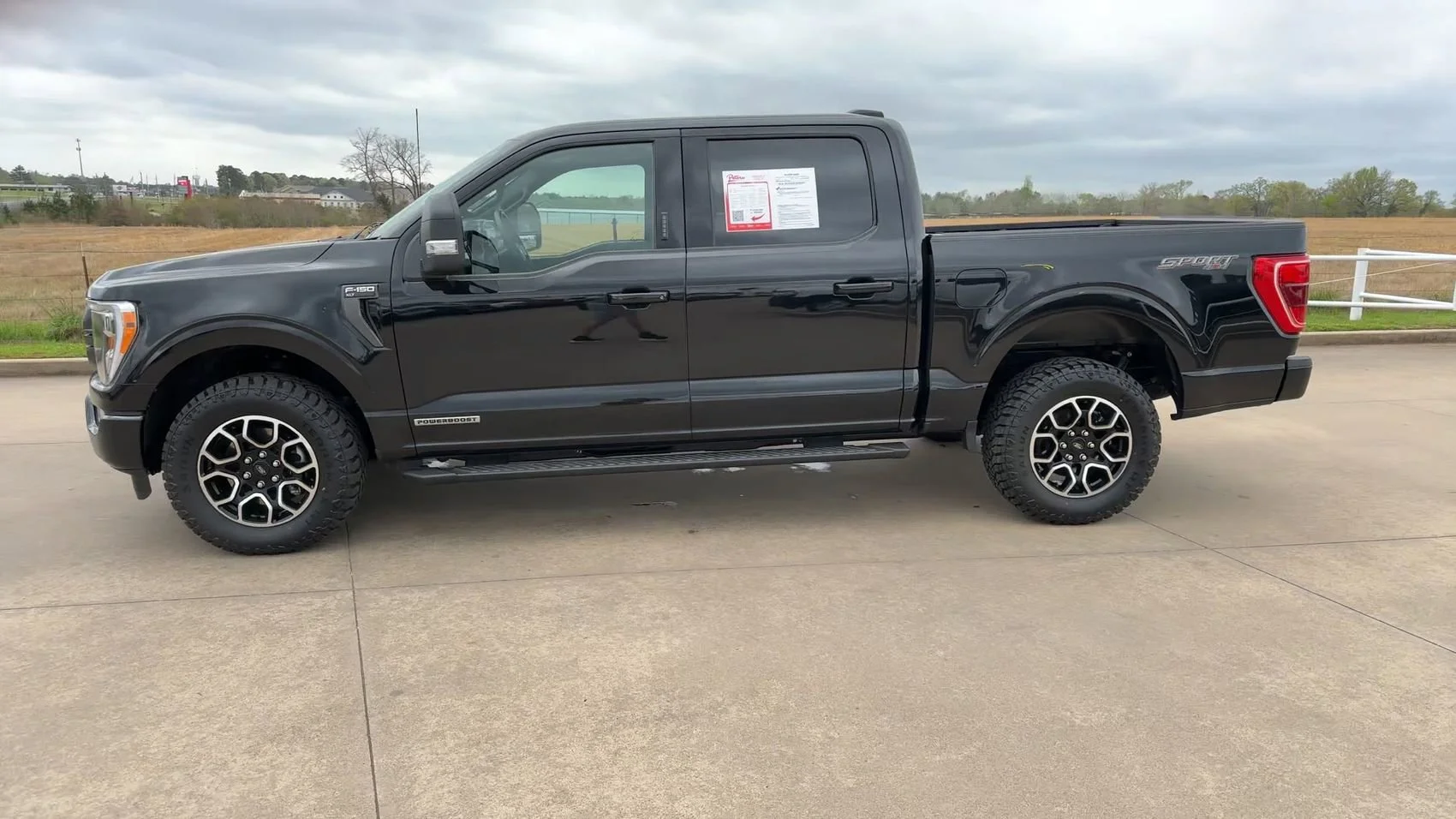 Used 2023 Black Metallic Ford XLT image 6
