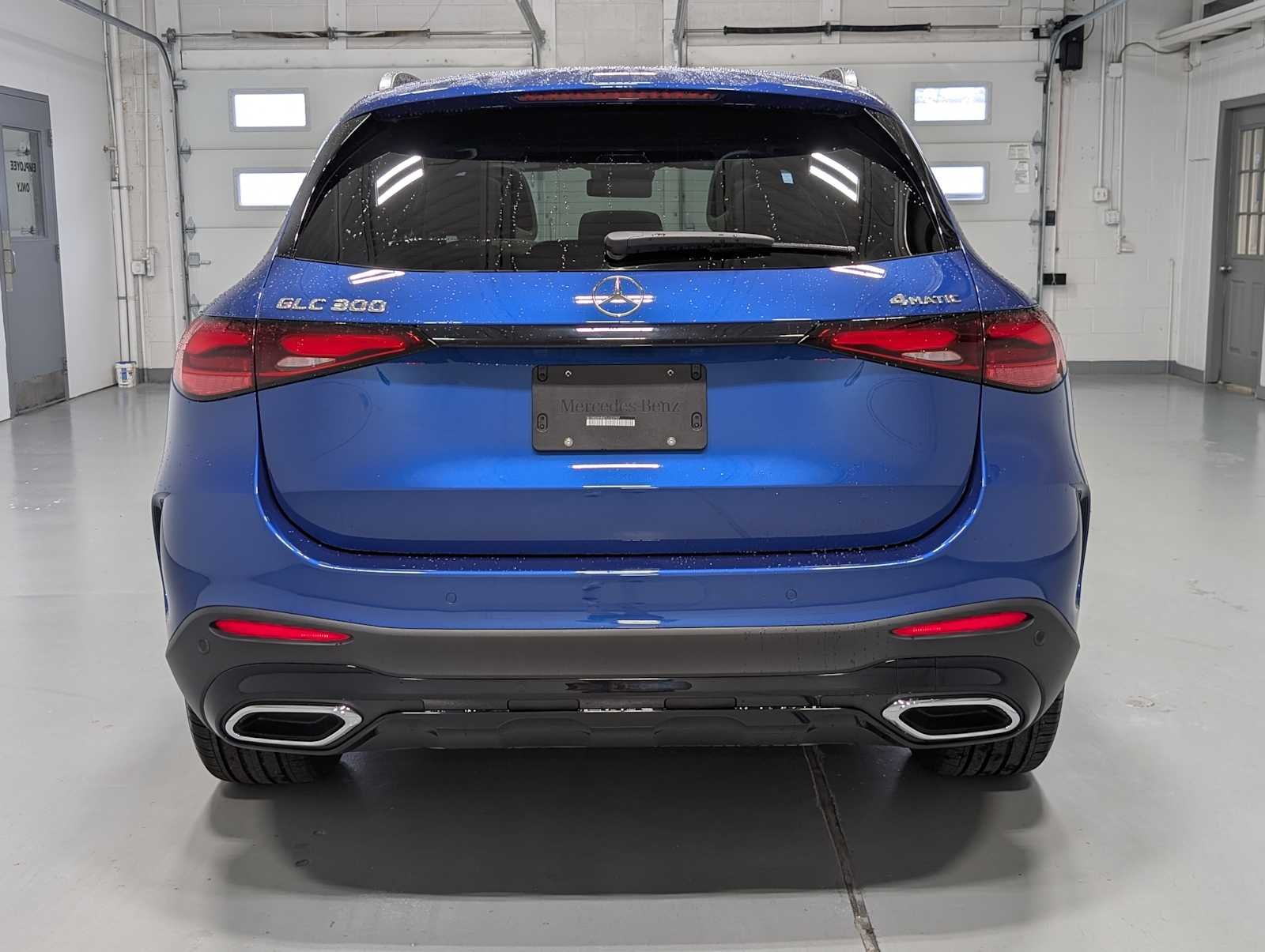 Used 2026 Starling Blue Metallic Mercedes-Benz GLC 300 image 9