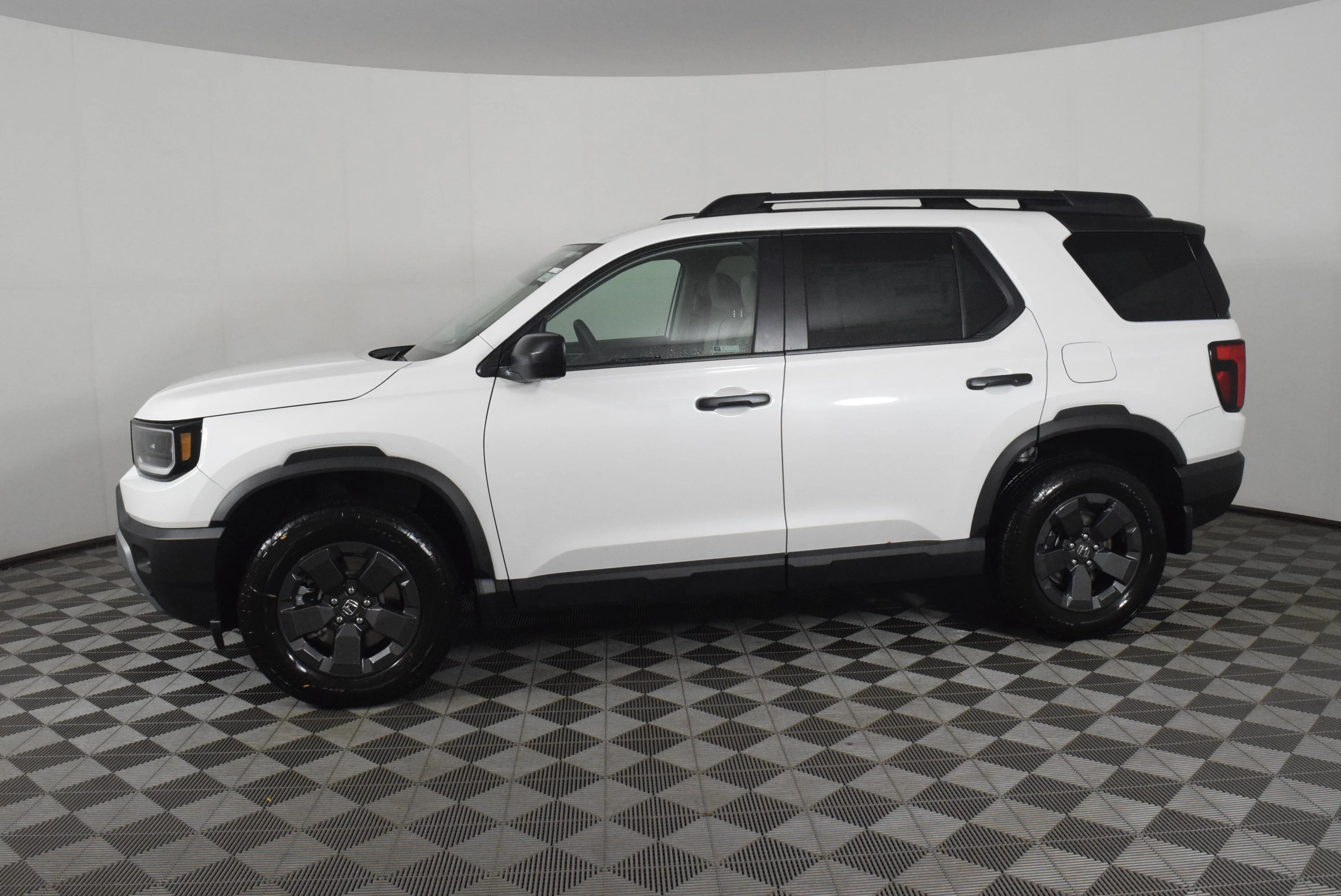 New 2026 Platinum White Pearl Honda RTL image 9
