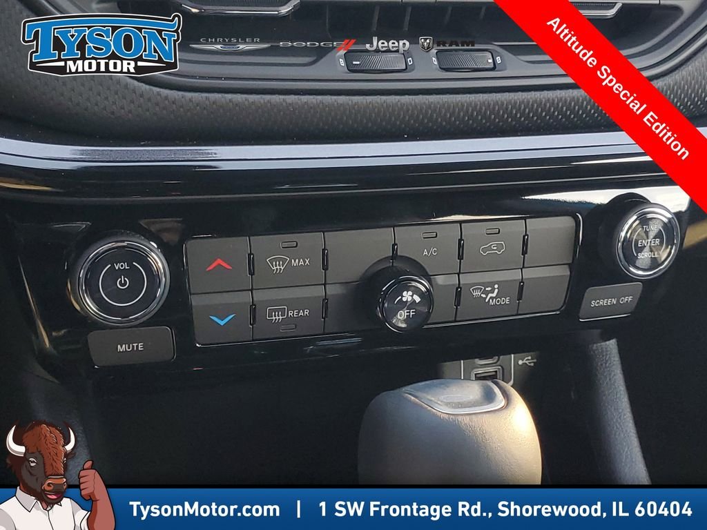 New 2026 Hydro Blue Pearlcoat Jeep Latitude image 29