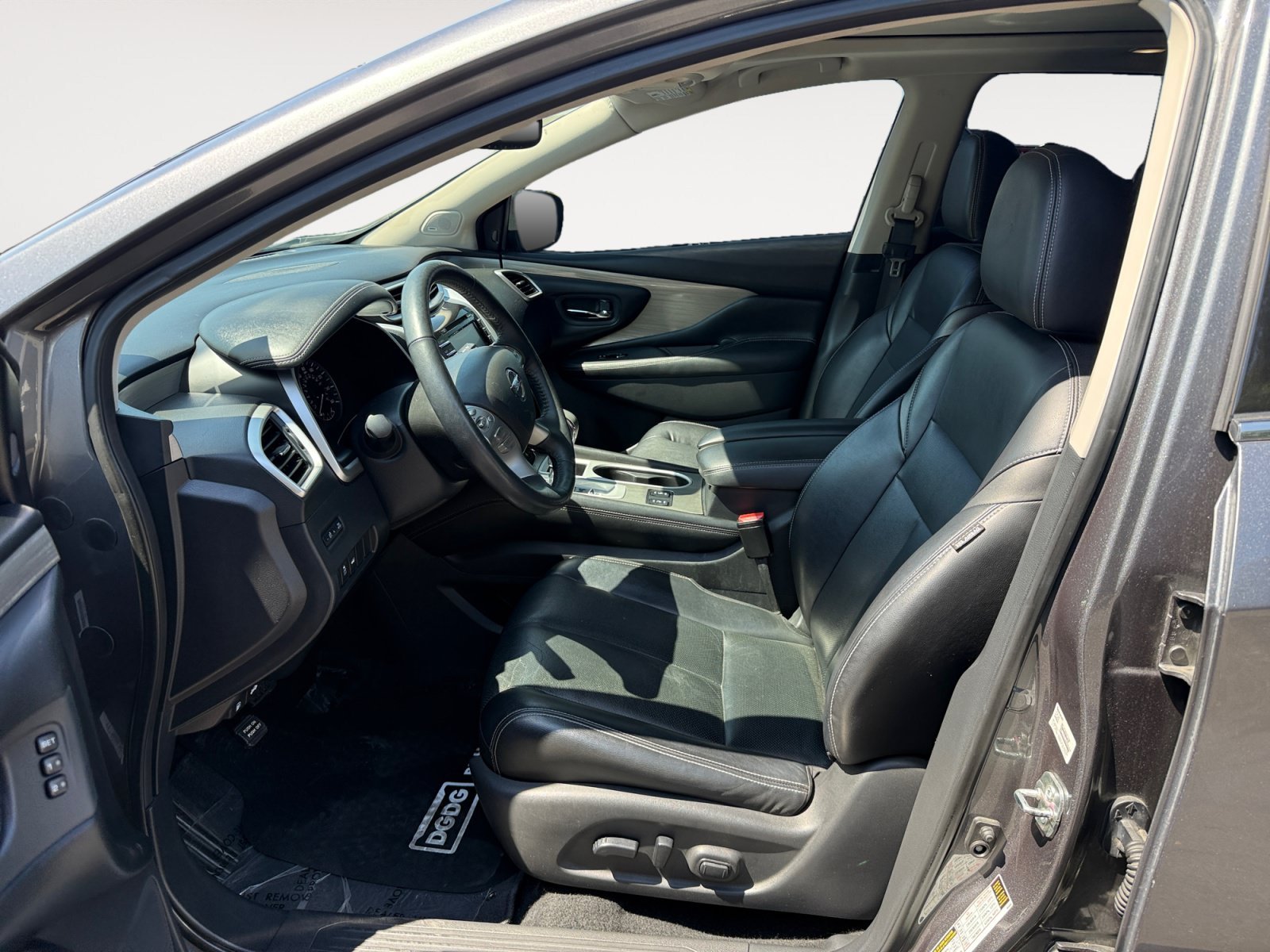 Used 2018 Gun Metallic Nissan SL image 10