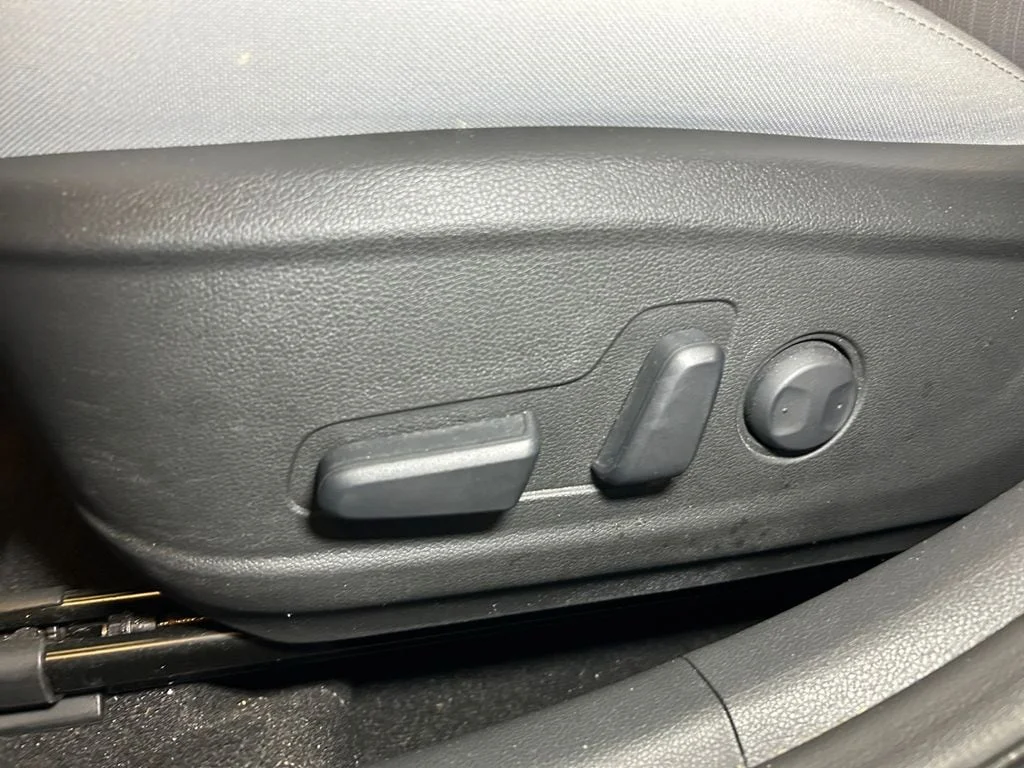 Used 2023 Abyss Black Hyundai SEL image 23