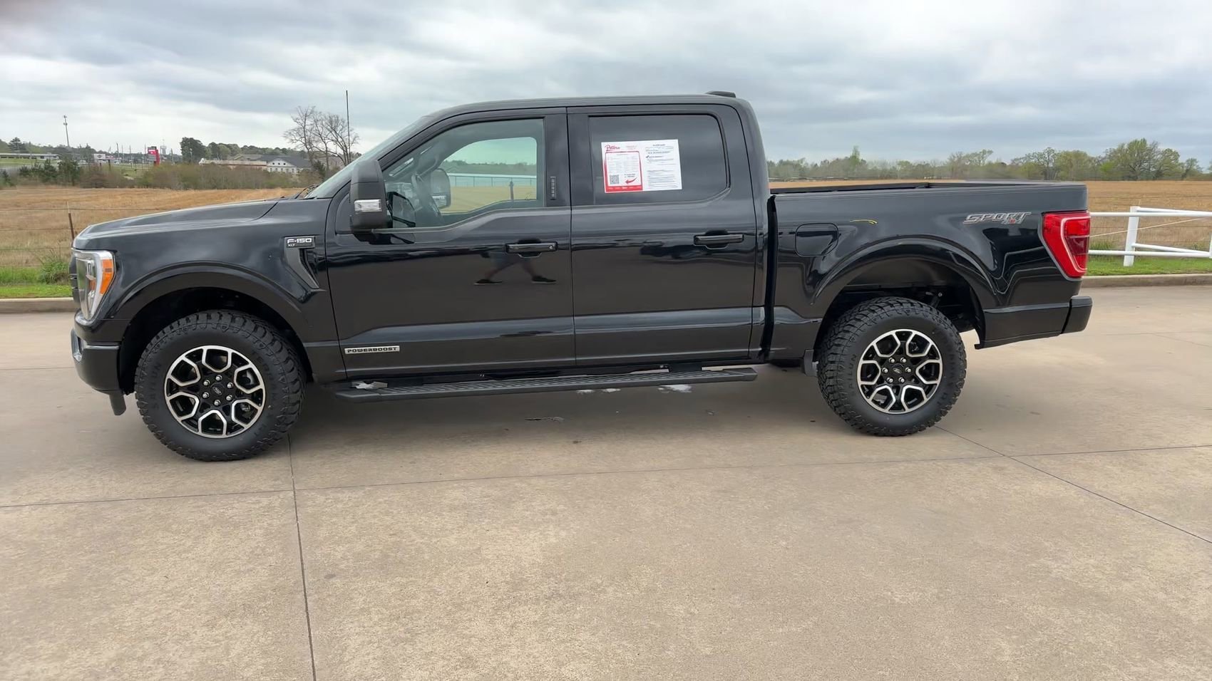 Used 2023 Black Metallic Ford XLT image 6