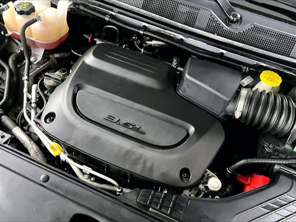 Used 2023 Silver Chrysler Touring L image 34