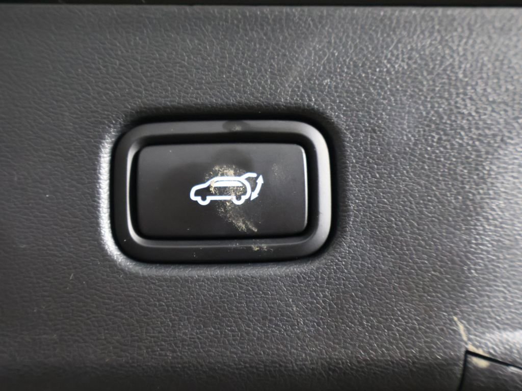 Used 2023 Black Hyundai SEL image 19
