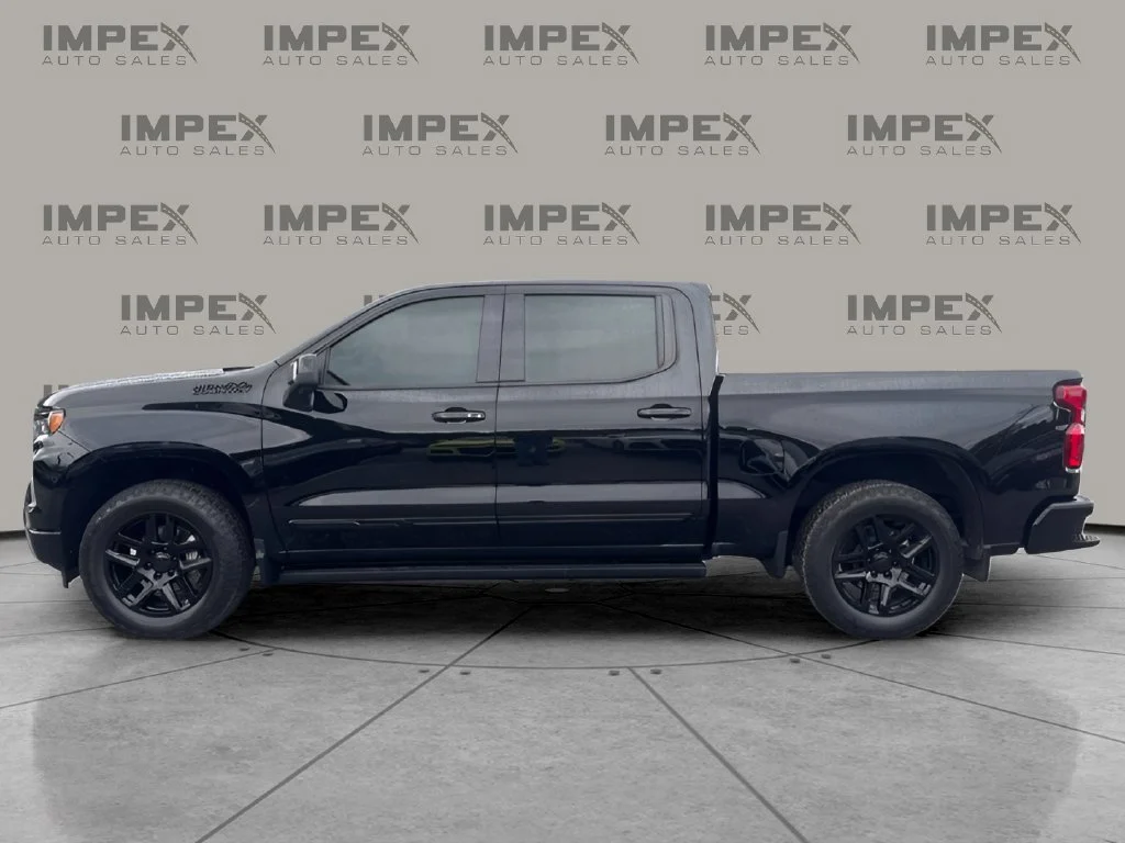 Used 2024 Black Chevrolet High Country image 2