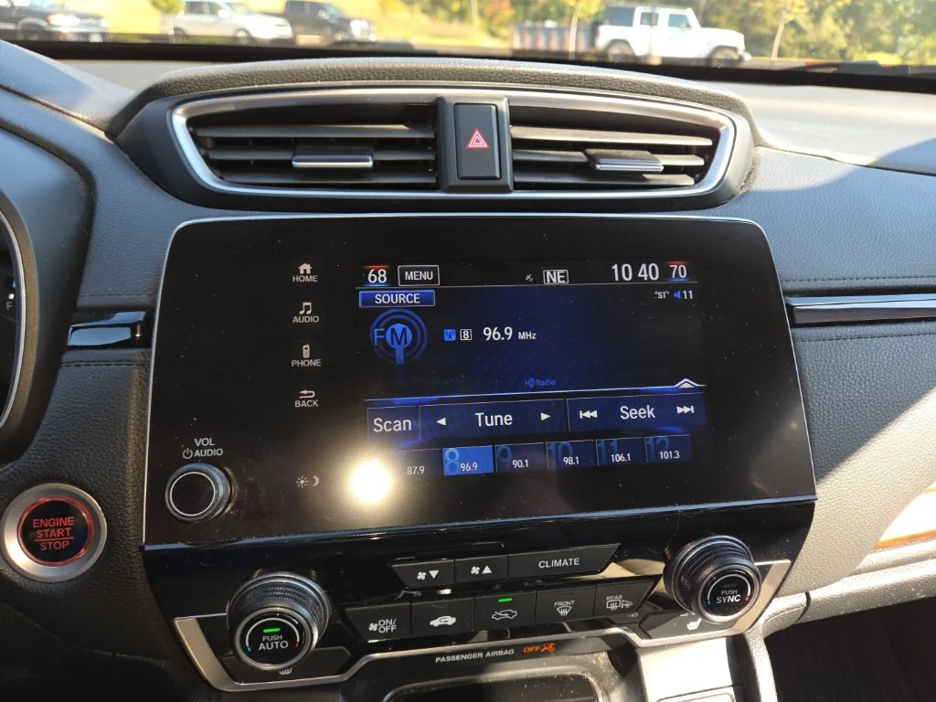 Used 2022 White Honda EX image 10