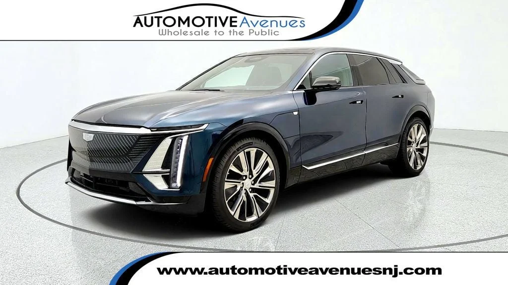 2025 Cadillac LYRIQ Luxury 3