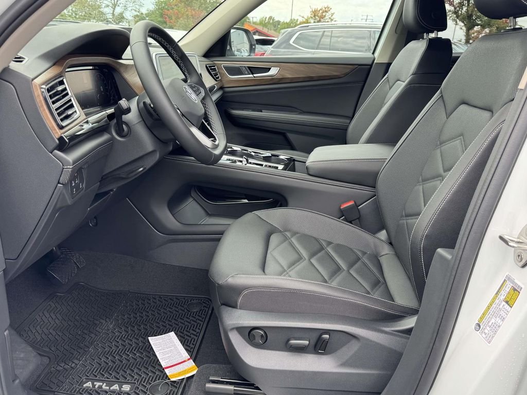 2026 Volkswagen Atlas SE w/Tech - Photo 14