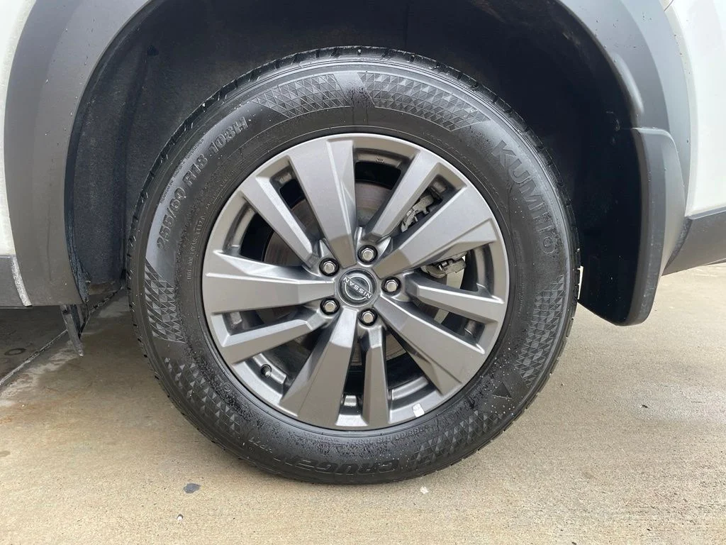 Certified Used 2024 White Nissan S image 18