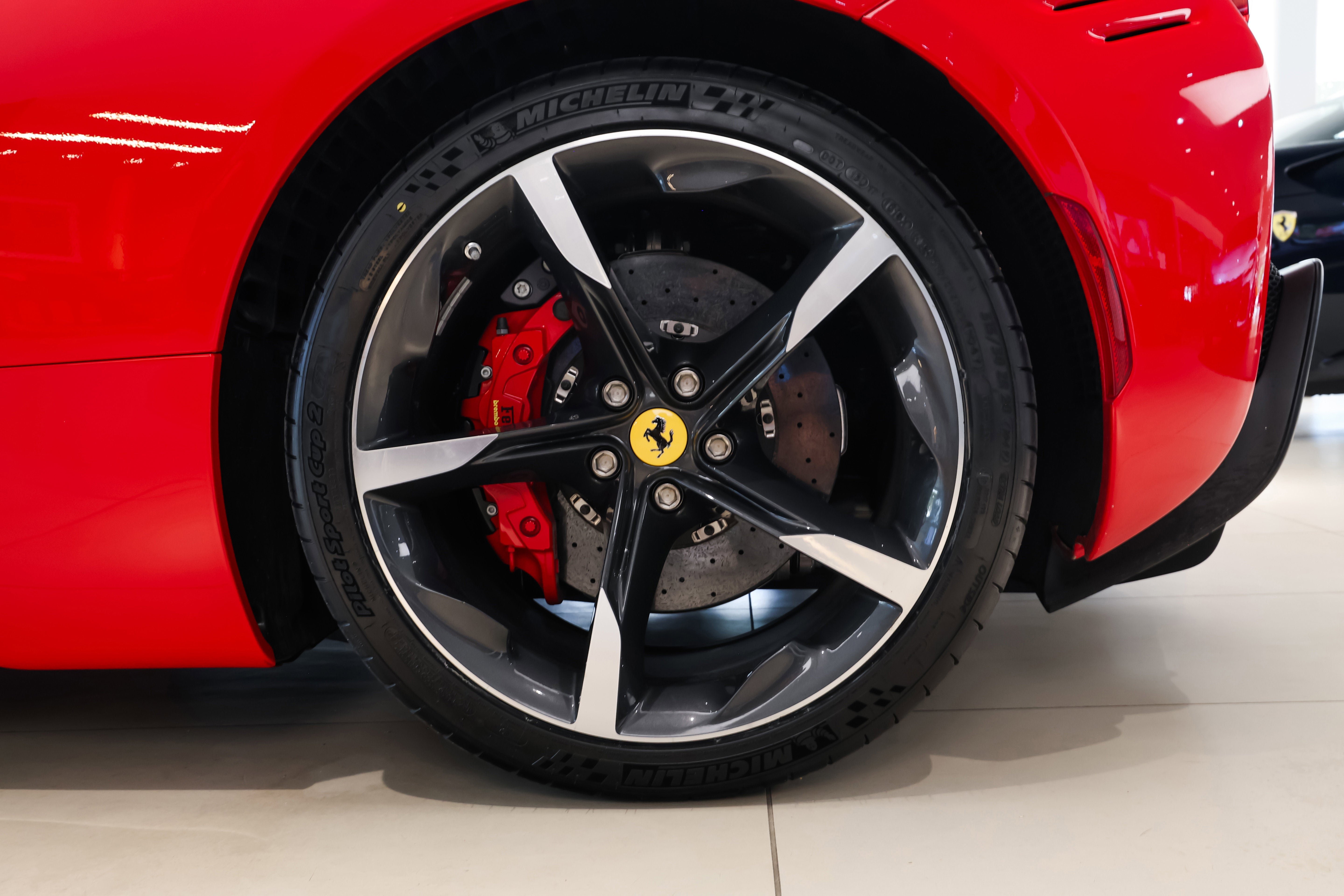 Used 2022 Rosso Corsa Ferrari  image 15