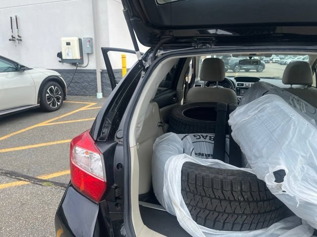 Used 2015 Crystal Black Silica Subaru Limited image 15