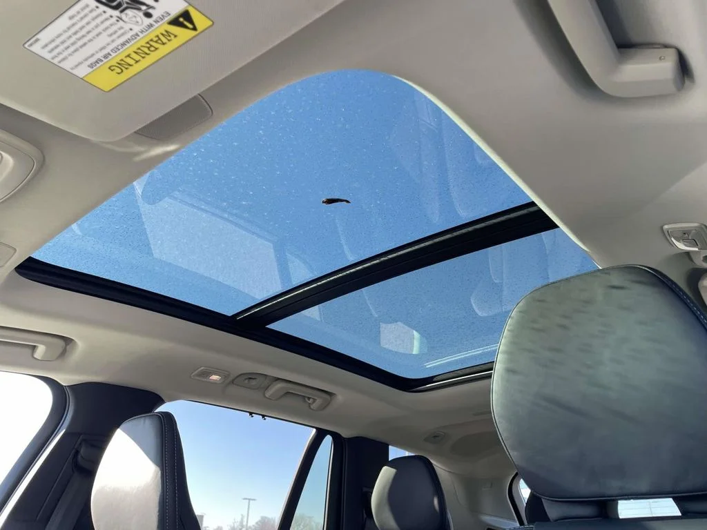 New 2026 Onyx Black Volvo Ultra image 11