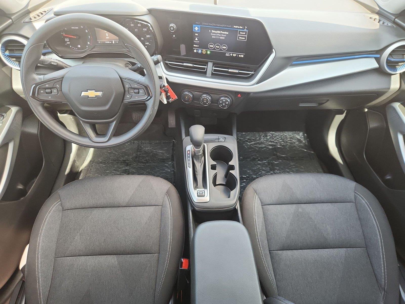 Used 2025 Summit White Chevrolet LS image 18