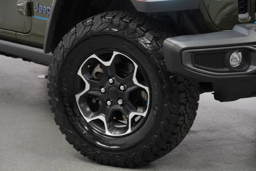 Used 2023 Green Jeep Rubicon 4xe image 8