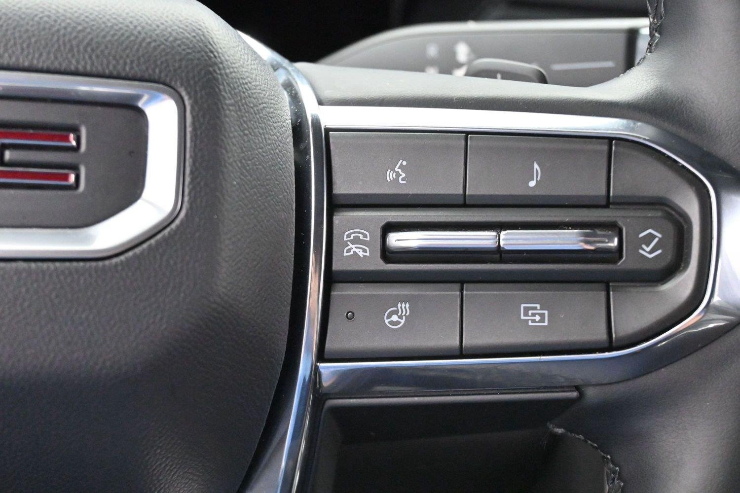 Used 2026 Summit White GMC Elevation image 21