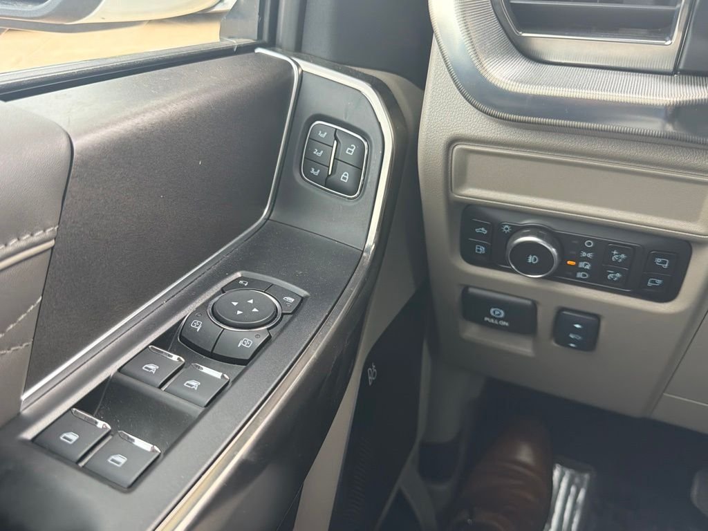Used 2025 White Ford Platinum image 17