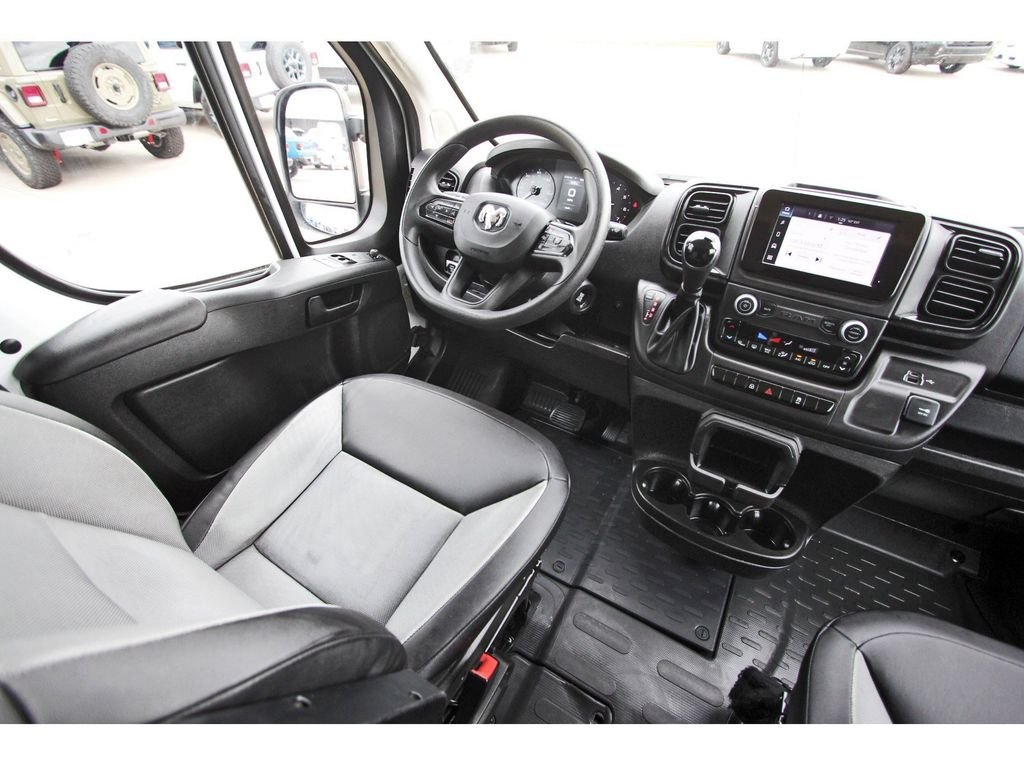 Used 2025 White Ram Base image 10