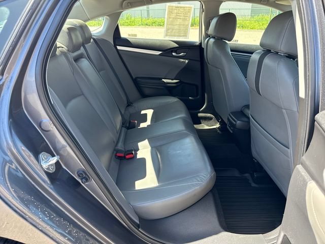 Used 2019 Modern Steel Metallic Honda Touring image 11
