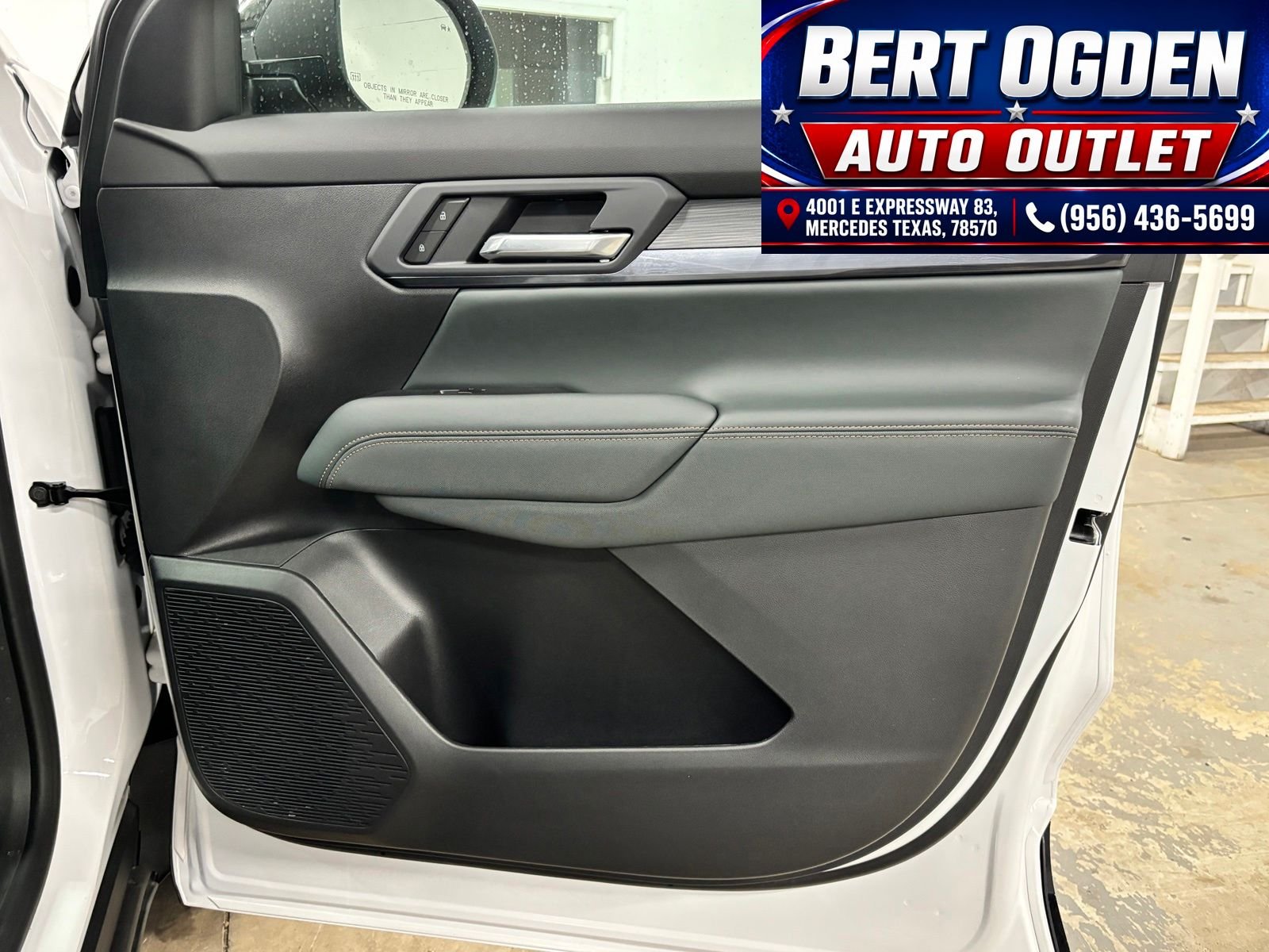 Used 2026 White GMC AT4 image 23