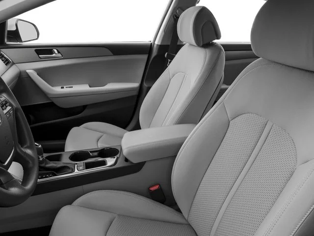 Used 2017 Phantom Black Hyundai SE image 12