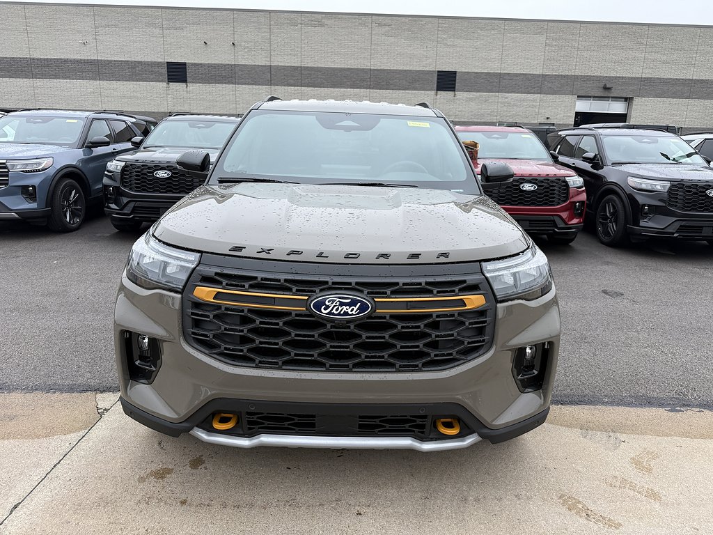 New 2027 Marsh Gray Ford Tremor® image 2