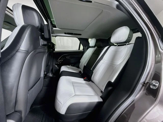 Used 2024 Gray Land Rover Dynamic SE image 24