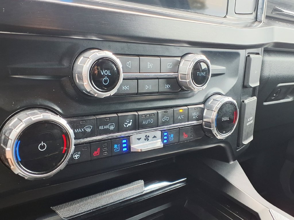 Used 2023 White Ford Lariat image 24