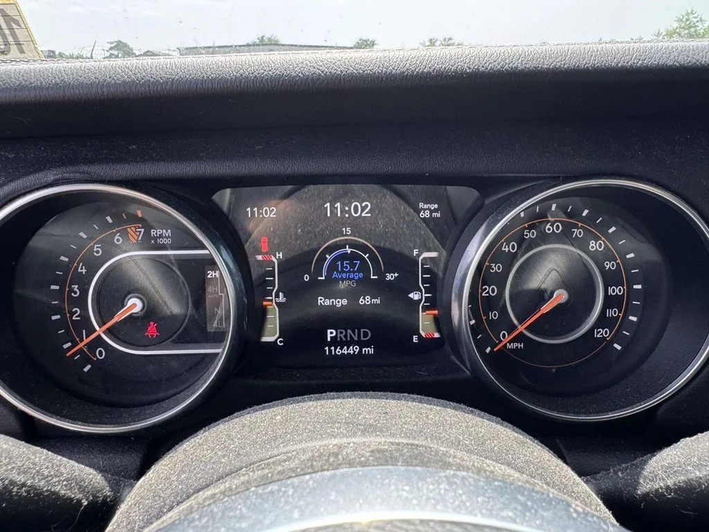 Used 2019 White Jeep Unlimited Sahara image 23