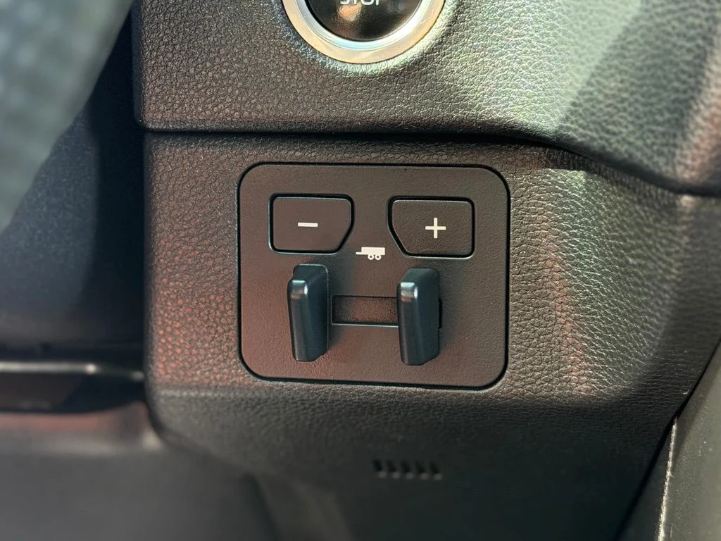 Used 2022 Red Toyota SR5 image 27