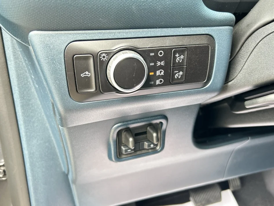 New 2026 Carbonized Gray Metallic Ford XL image 7