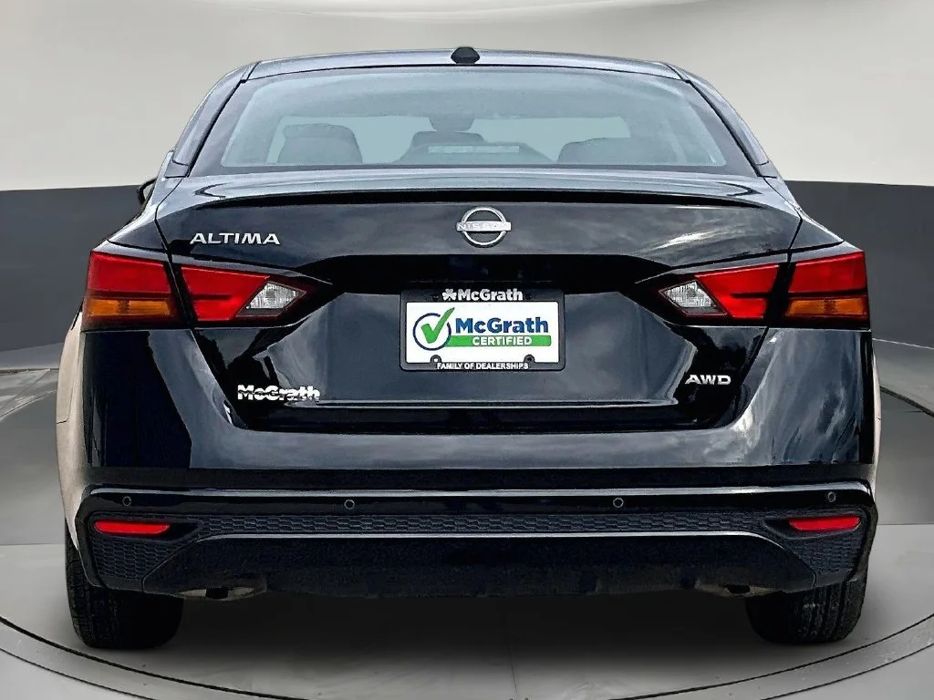 Used 2025 Black Nissan 2.5 SV image 6