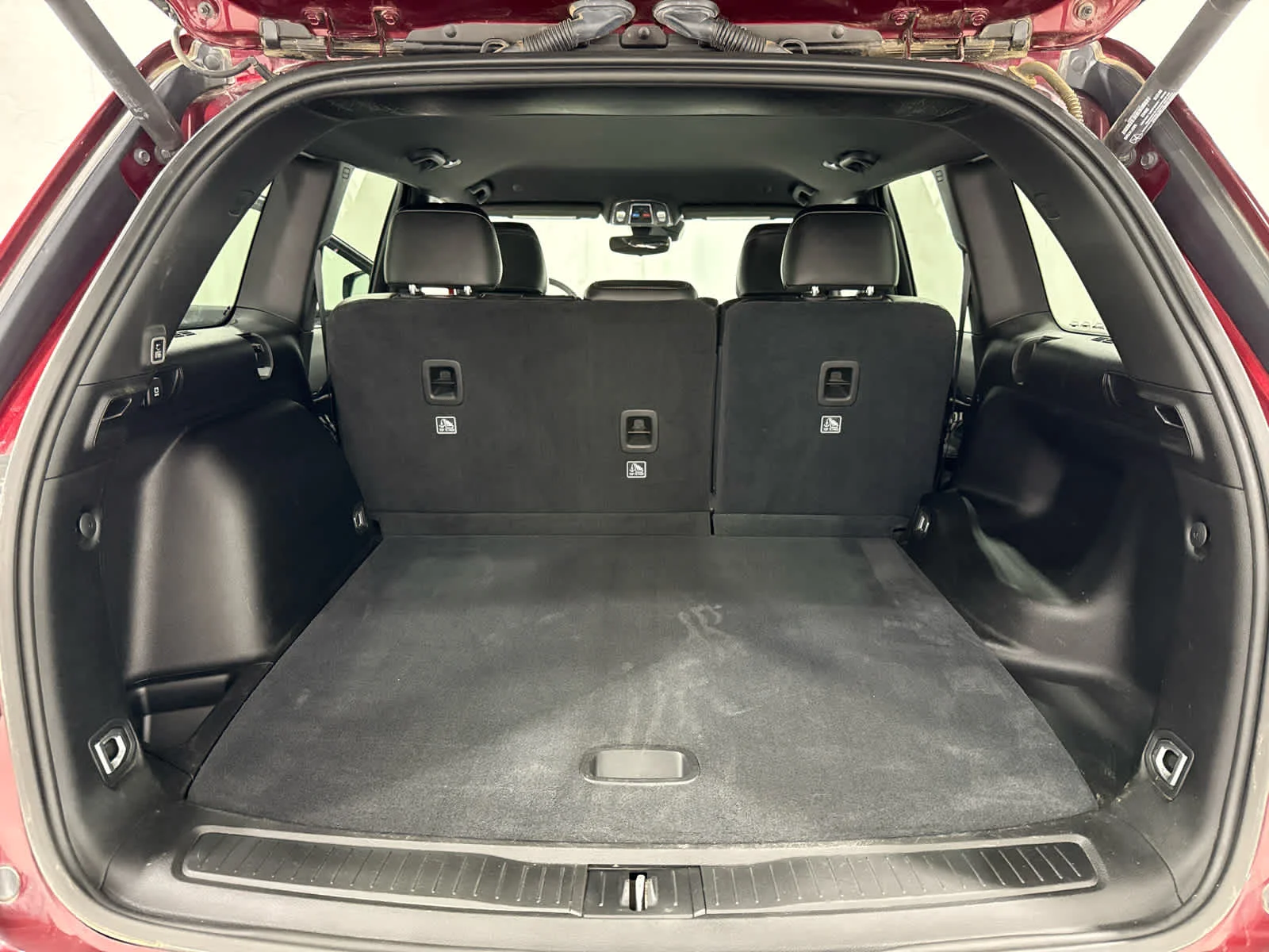 Used 2023 Red Jeep Altitude 4x4 image 14