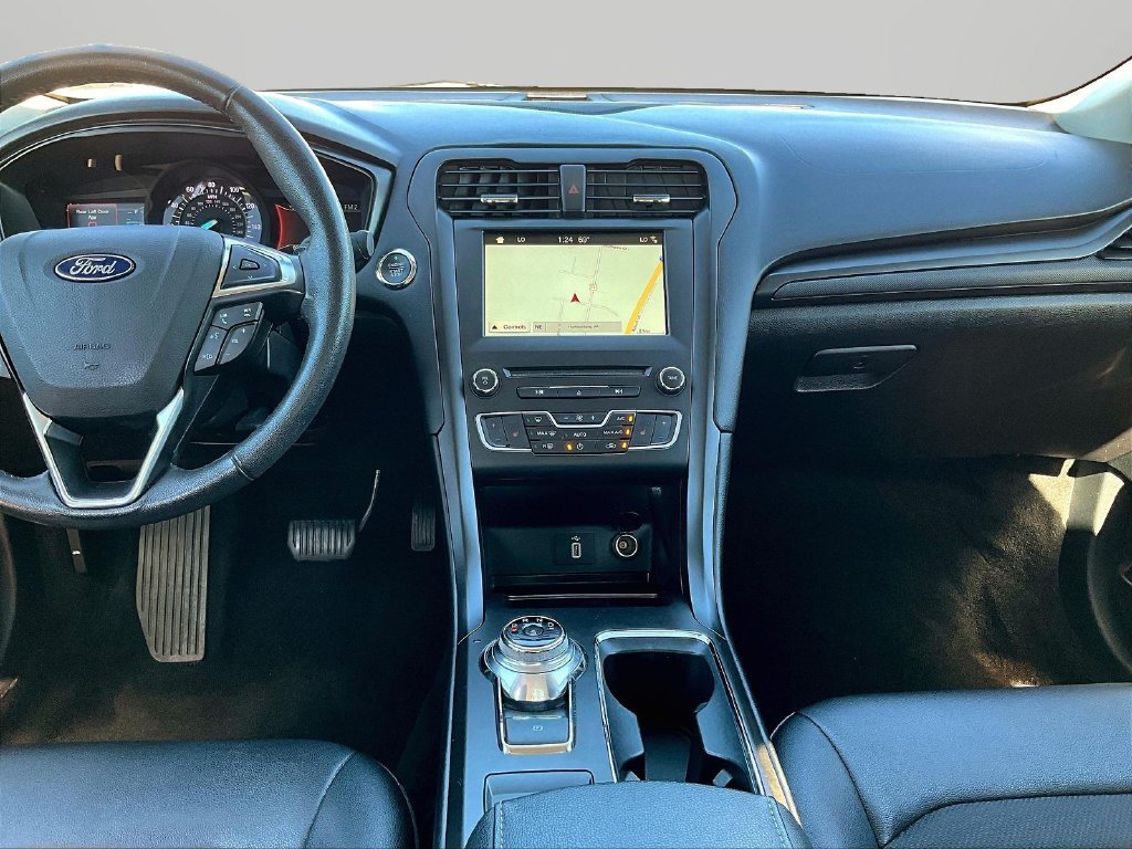 Used 2018 White Ford SE image 9