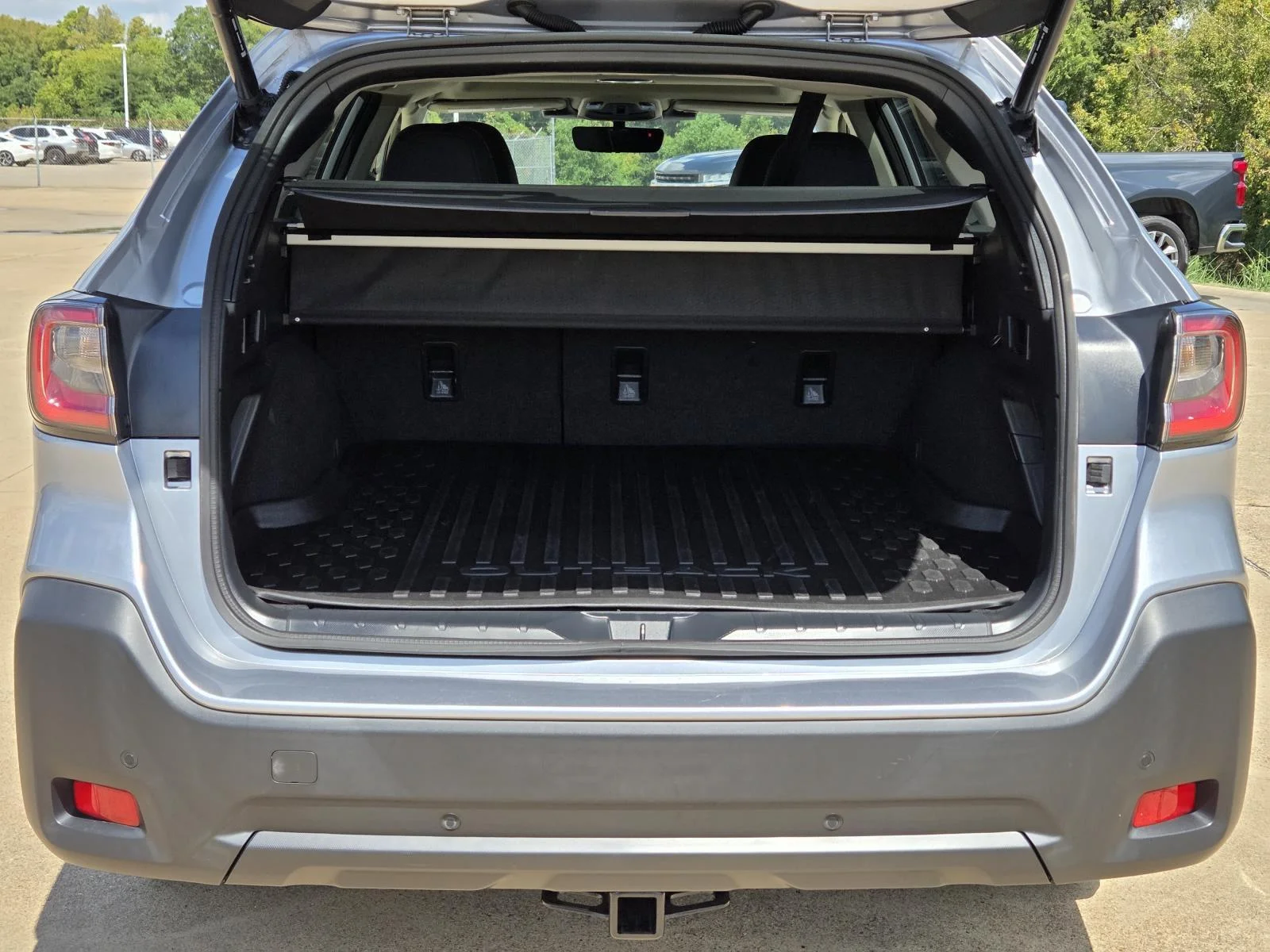 Used 2023 Ice Silver Metallic Subaru Onyx Edition image 11