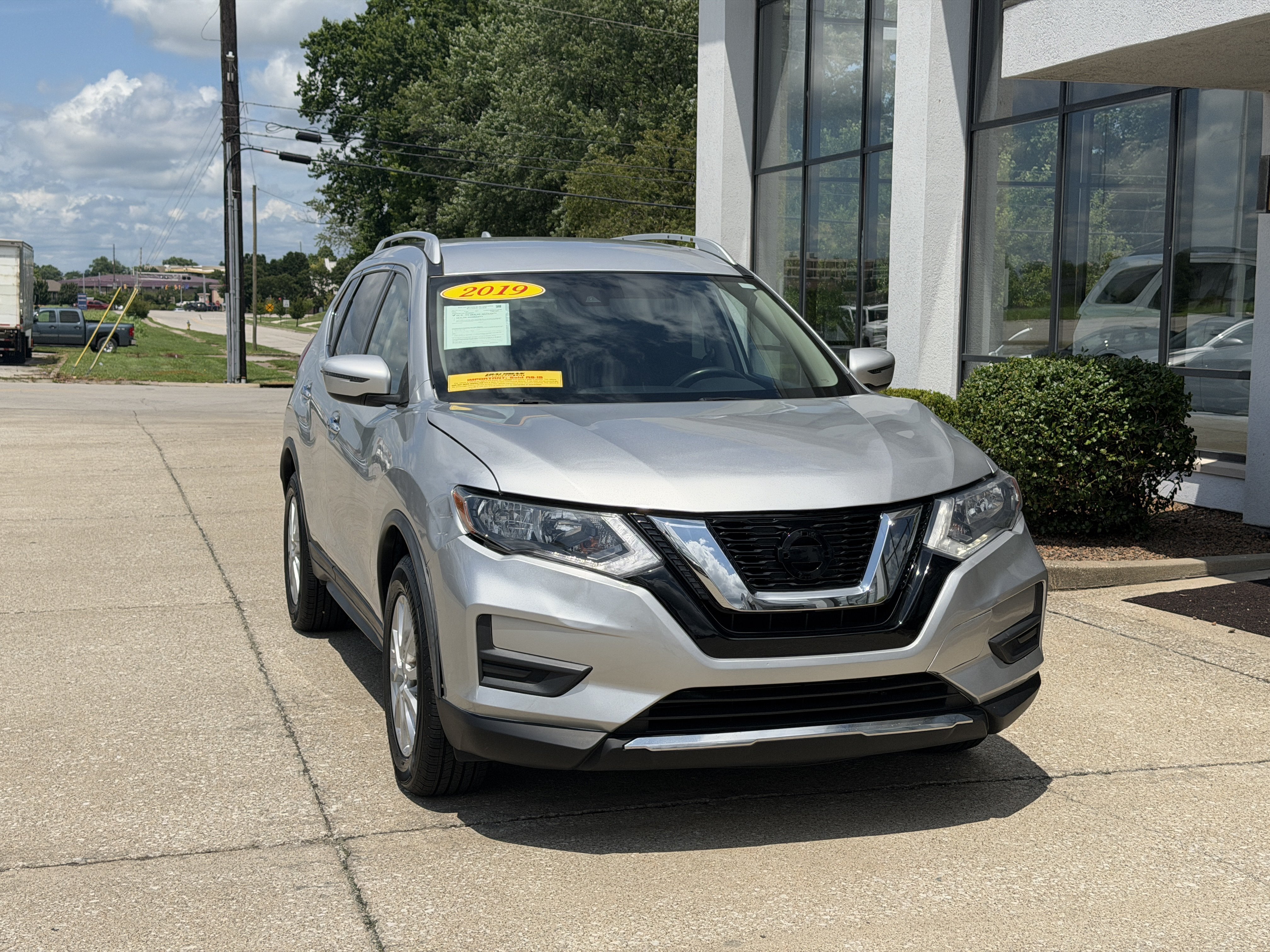 Used 2019 Brilliant Silver Metallic Nissan SV image 18