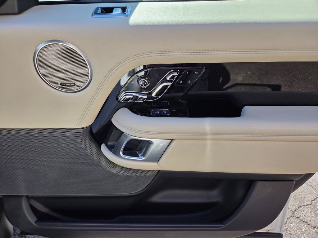 Used 2022  Land Rover Westminster image 37