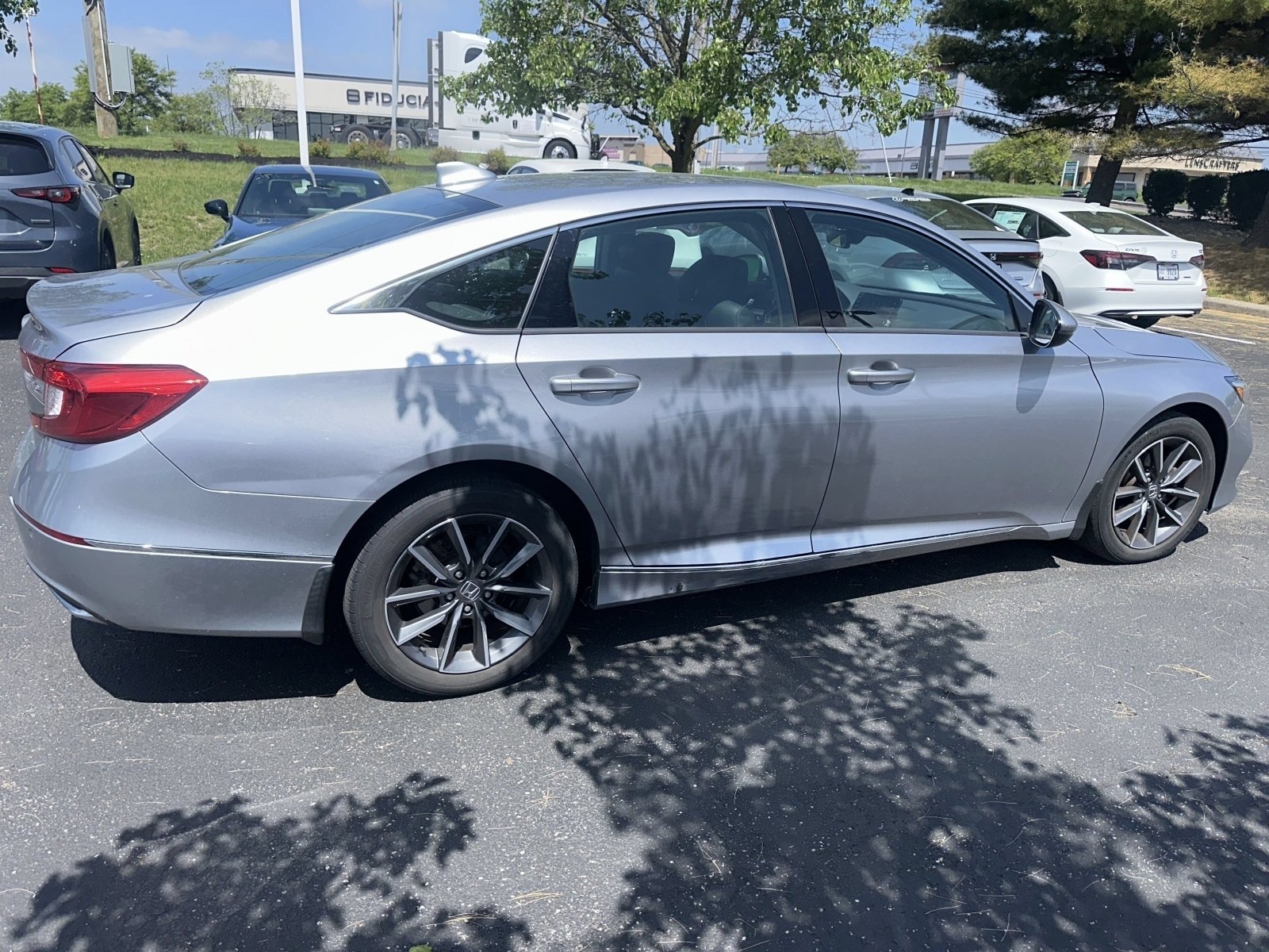 Certified Used 2022 Lunar Silver Metallic Honda EX-L image 9
