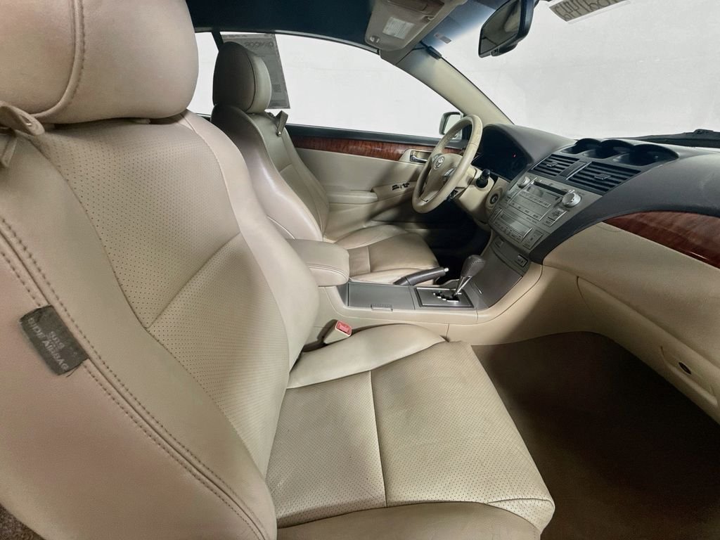 Used 2008 White Pearl Toyota SLE image 24