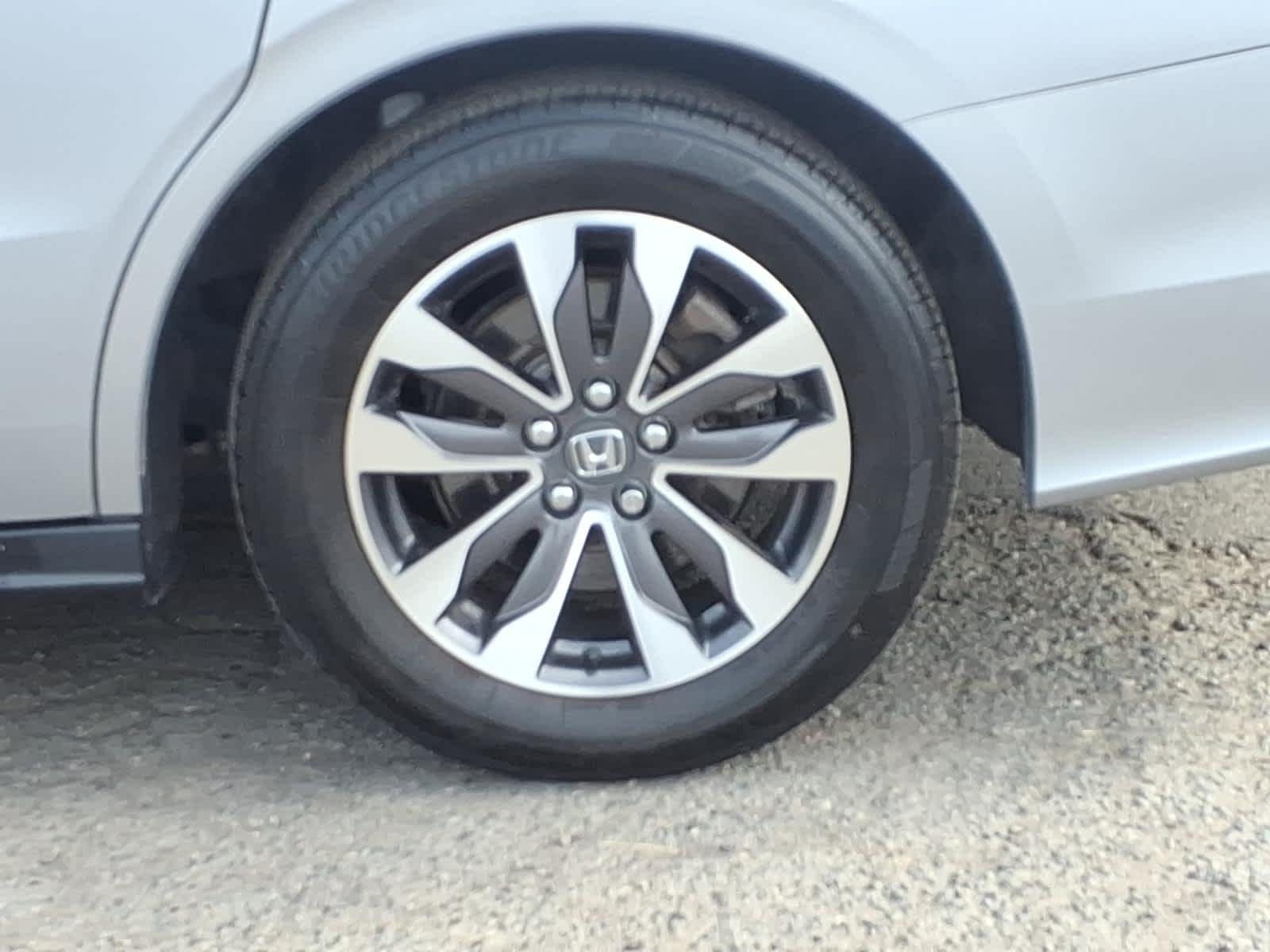 2024 Honda Odyssey EX-L - Photo 9